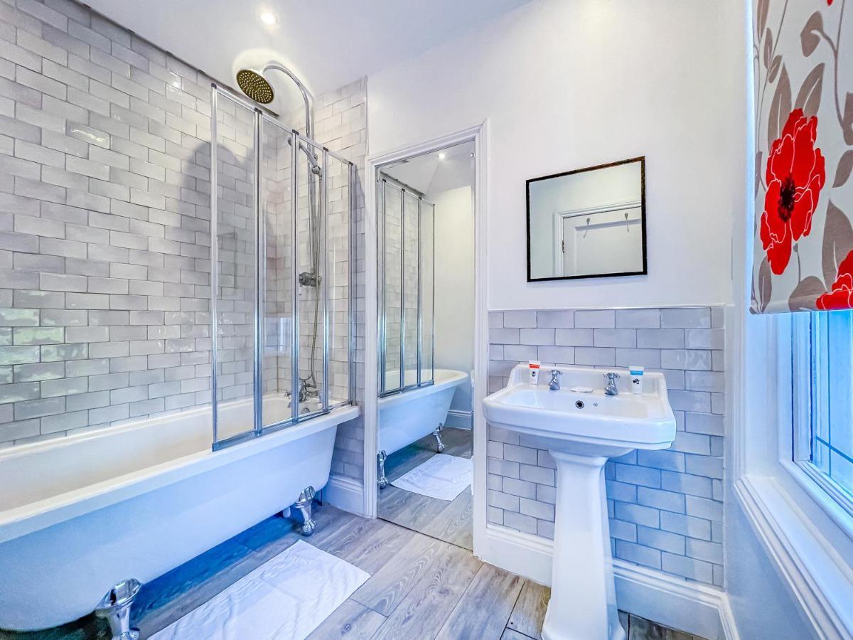 *Re9Bc* For Your Most Relaxed & Cosy Stay + Free Parking + Free Fast Wifi * Leeds  Exterior foto